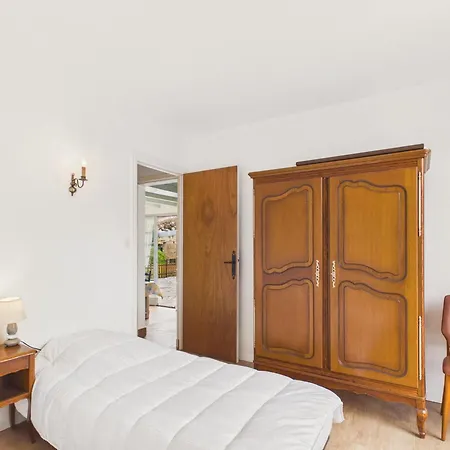 Holiday home Maison Pour 6 Avec Jardin Et Terrasse Longeville-sur-Mer